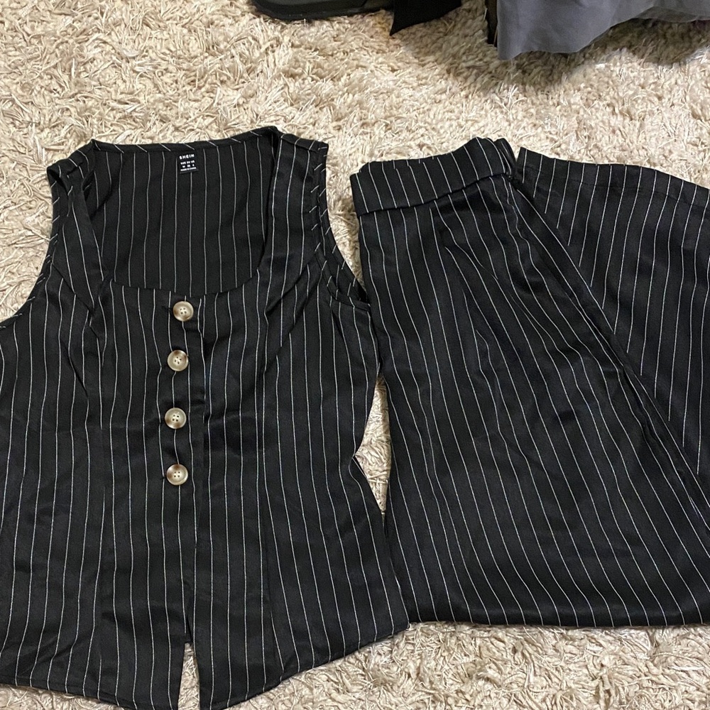 SHEIN Black pin Striped Wide leg pant suit